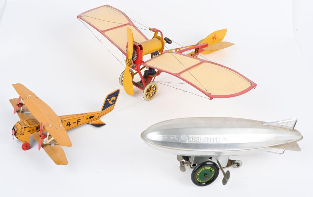 3- AVIATION TOYS, TIN AIRPLANES AND GRAF ZEPPELIN (1 of 5)