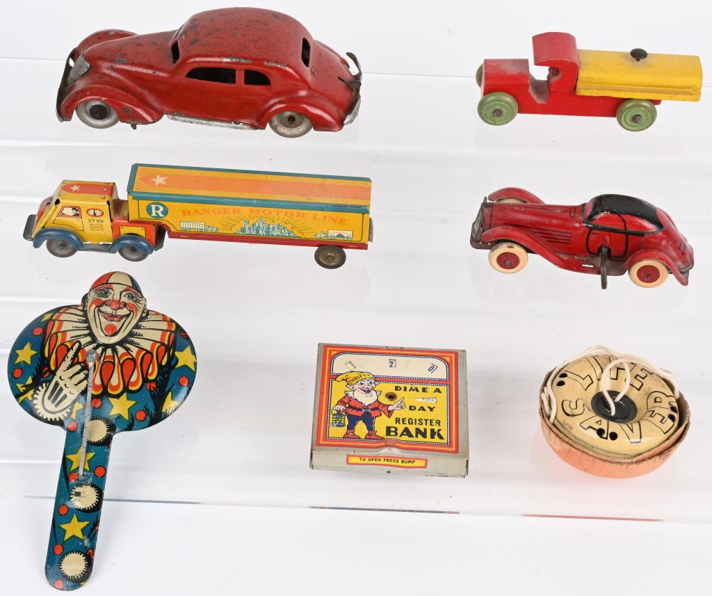 LOT OF VINTAGE WINDUP AND OTHER TOYS (1 of 4)