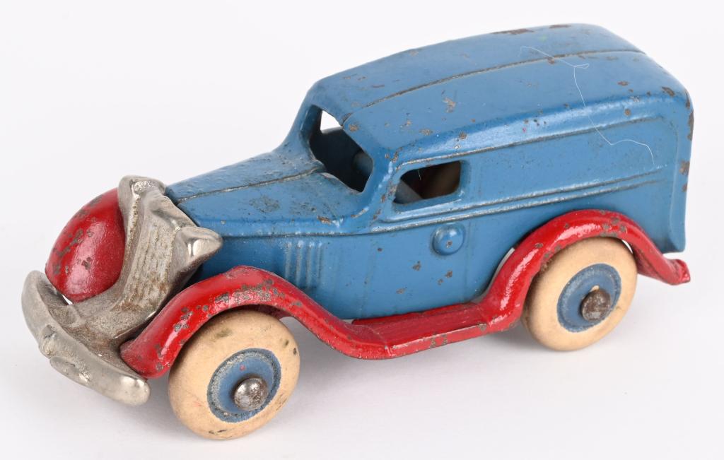 ARCADE CAST IRON NICKEL GRILL DELIVERY TRUCK (1 of 5)