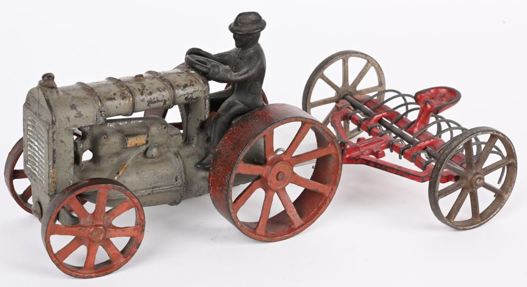 ARCADE CAST IRON FORDSON TRACTOR & RAKE (1 of 7)