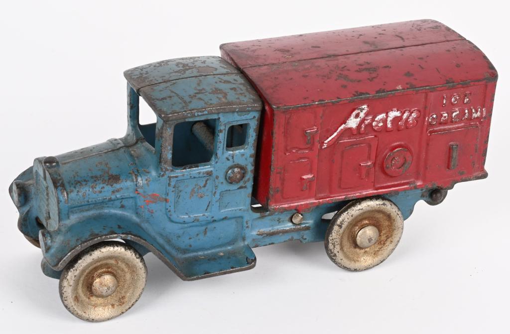 KILGORE CAST IRON ARCTIC ICE CREAM DELIVERY TRUCK (1 of 6)