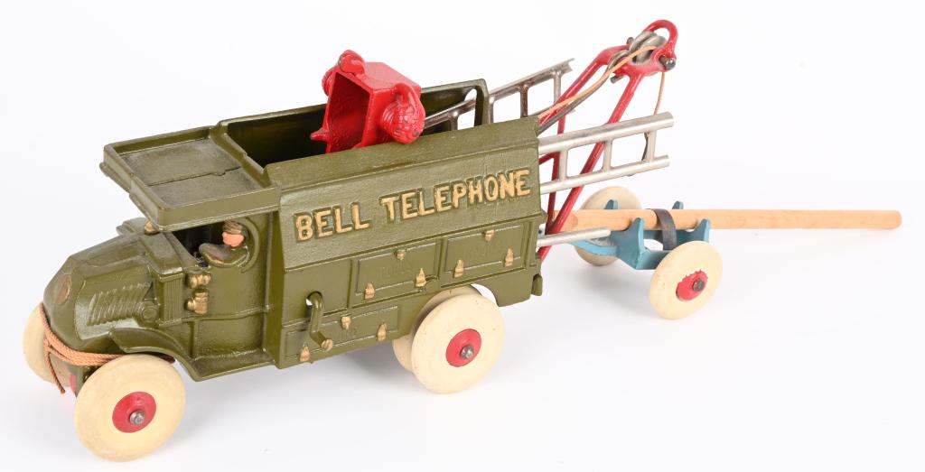 HUBLEY CAST IRON LARGE SIZE BELL TELEPHONE TRUCK (1 of 6)