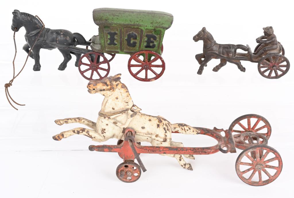 VINTAGE CAST IRON HORSE DRAWN TOY & PARTS LOT (1 of 4)