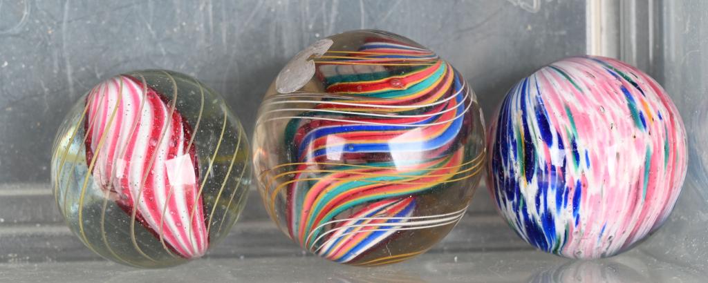 3- ANTIQUE HANDMADE SWIRL MARBLES (1 of 4)