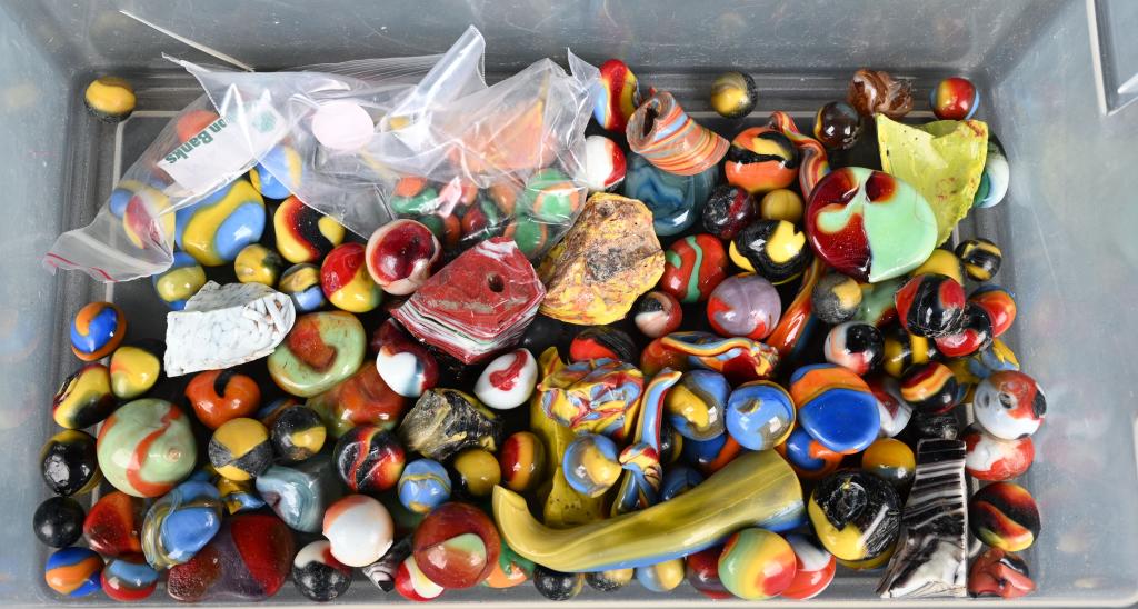 LOT OF DUG AKRO AGATES (1 of 4)