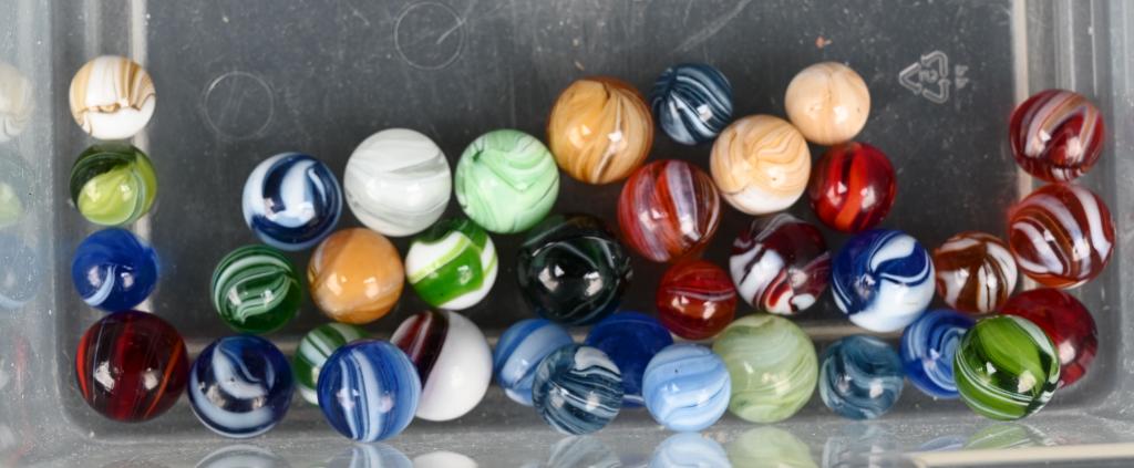 LOT OF GERMAN SLAG MARBLES: Near Mint-Mint