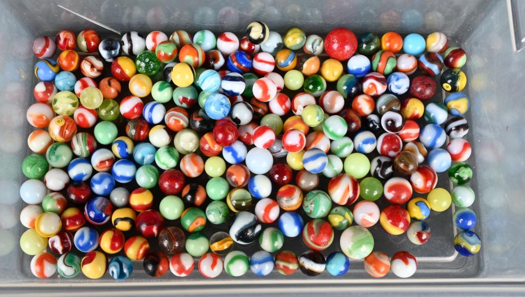 LARGE LOT OF AKRO AGATES (1 of 4)