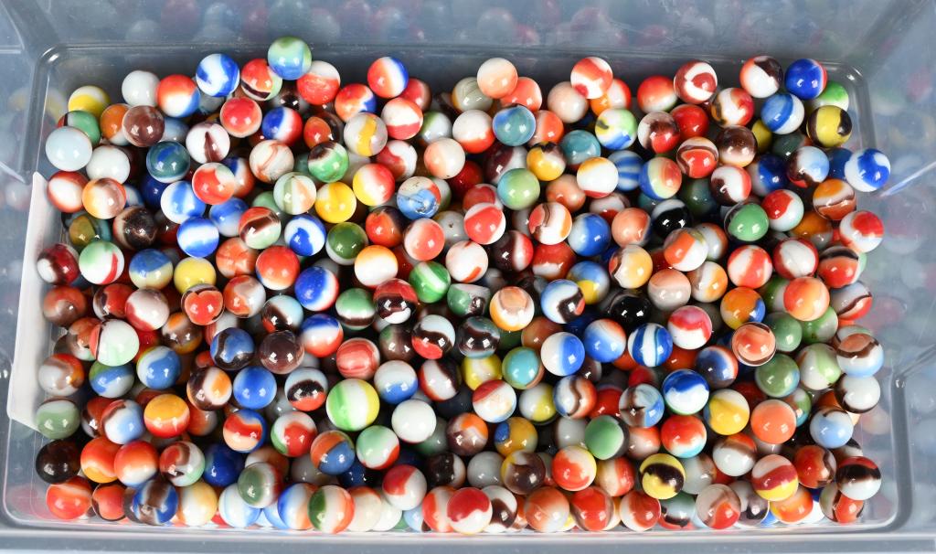 HUGE LOT OF VITRO MARBLES (1 of 4)