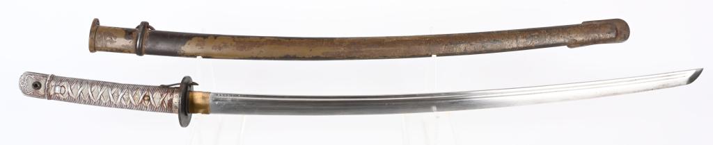 JAPANESE NCO SHIN-GUNTO TYPE 98 KATANA SWORD: Original WW2 Shin-Gunto katana with matching numbers on factory made blade and saya. 26 1/2" cutting edge, blade is bright with visible straight hamon. Cast aluminum tsuka with traces of finish remain