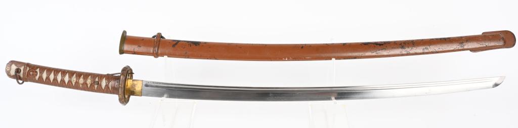 JAPANESE NCO SHIN-GUNTO TYPE 98 KATANA SWORD: Nice original type 98 WW2 Shin-Gunto katana with matching serial numbers on blade and saya. 26" cutting edge, blade is bright with a light visible hamon. Tsuka is painted cast aluminum, and both the t