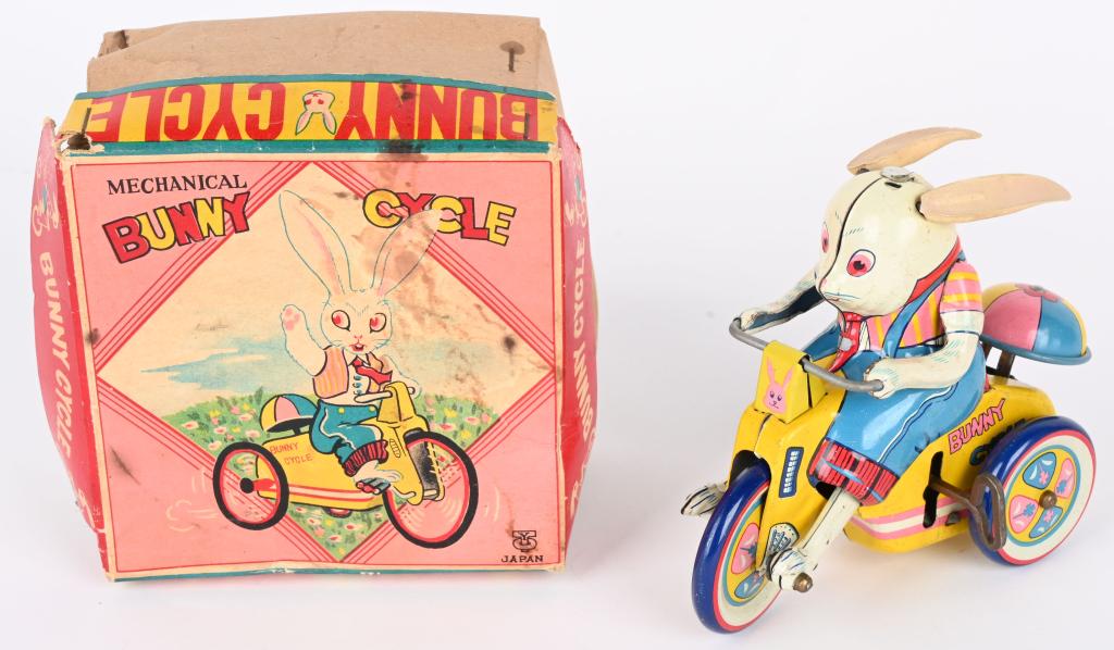 JAPAN TIN WINDUP BUNNY CYCLE w/ BOX (1 of 8)