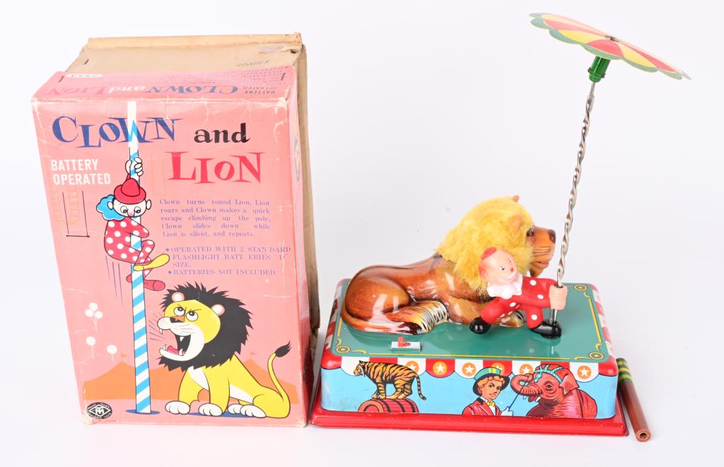 JAPAN BATTERY OP CLOWN AND LION w/ BOX (1 of 5)