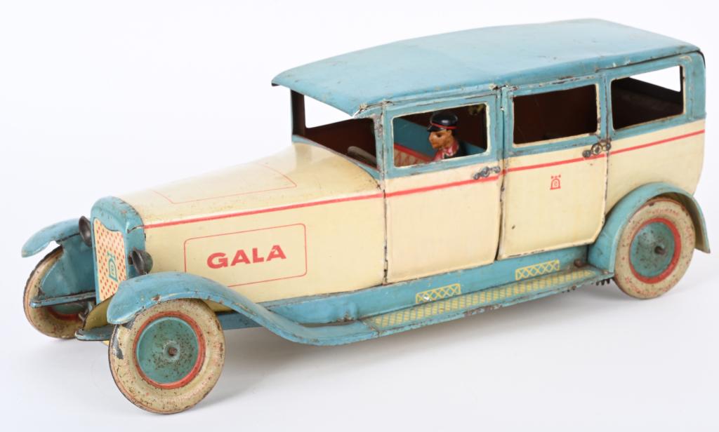 LEHMANN TIN WINDUP GALA SEDAN (1 of 8)