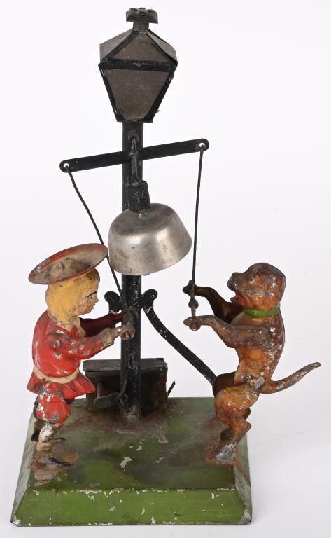 GERMAN TIN WINDUP BUSTER BROWN & TIGE AT LAMP (1 of 4)