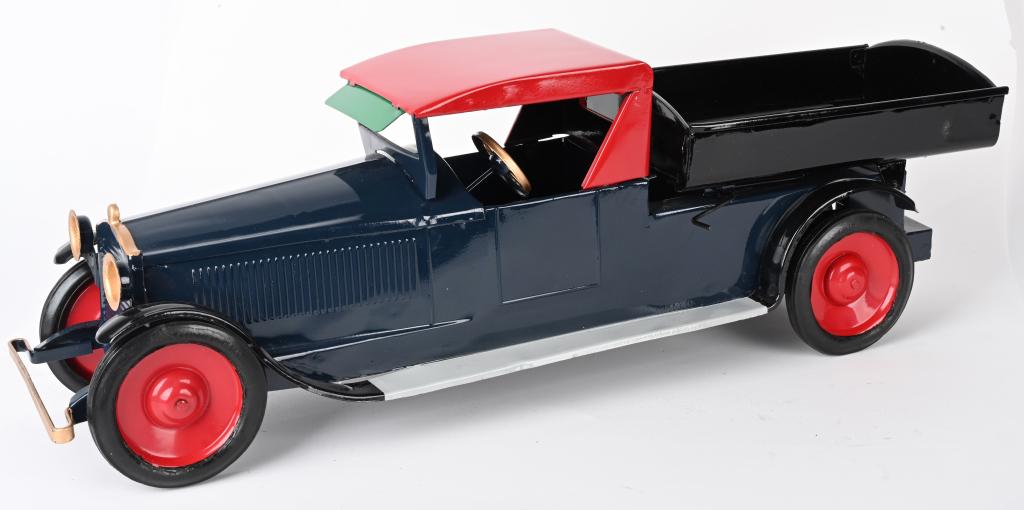 TURNER LARGE PRESSED STEEL DUMP TRUCK (1 of 6)