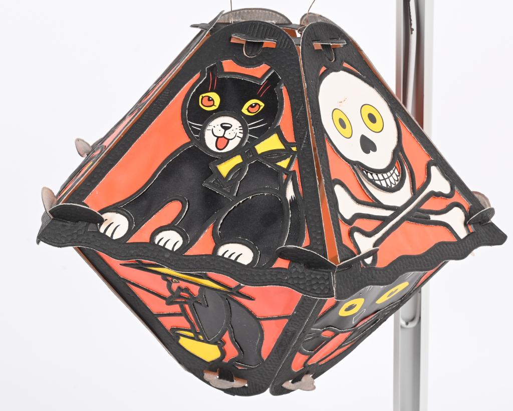 VINTAGE DIECUT CARDBOARD HALLOWEEN LANTERN (1 of 5)