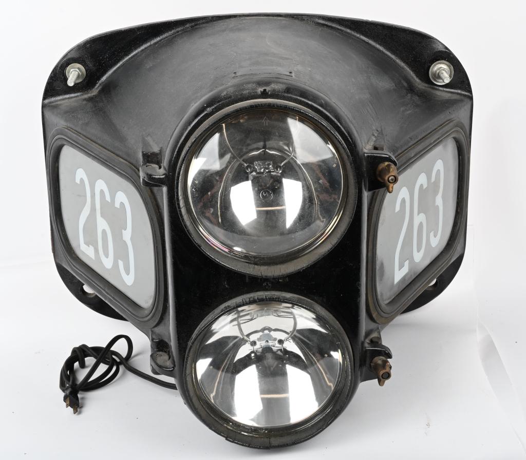 PENN CENTRAL LOCOMOTIVE #263 HEADLIGHT (1 of 3)