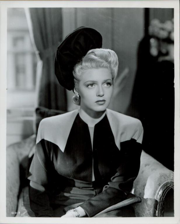 17 - LANA TURNER PORTRAIT AND CANDID STILLS (1 of 8)