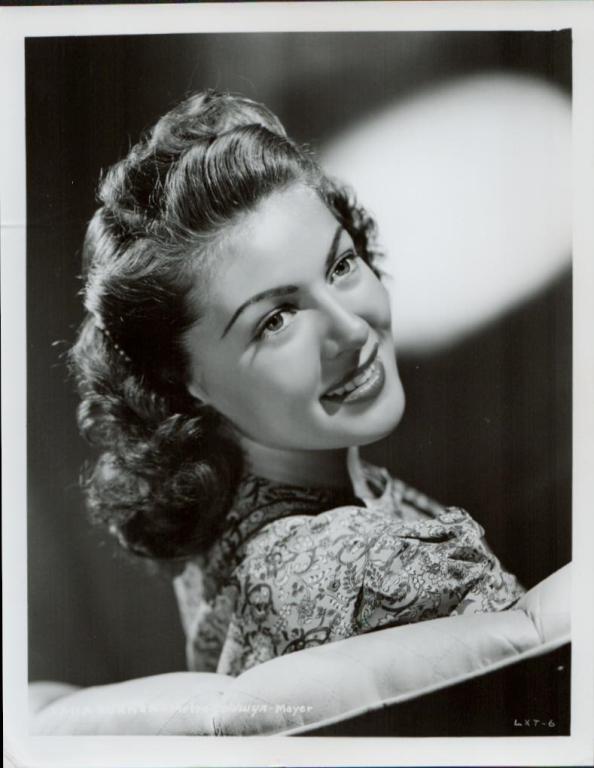 91 - LANA TURNER STILLS (1 of 8)