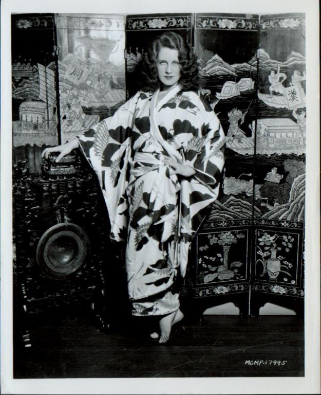 20 - NORMA SHEARER PORTRAIT STILLS (1 of 4)