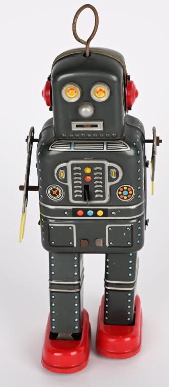 SY TIN WINDUP SPACE MAN ROBOT (1 of 4)