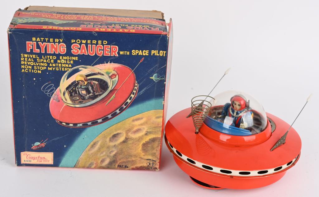 KO BATTERY OP FLYING SAUCER & SPACE PILOT w/ BOX (1 of 8)