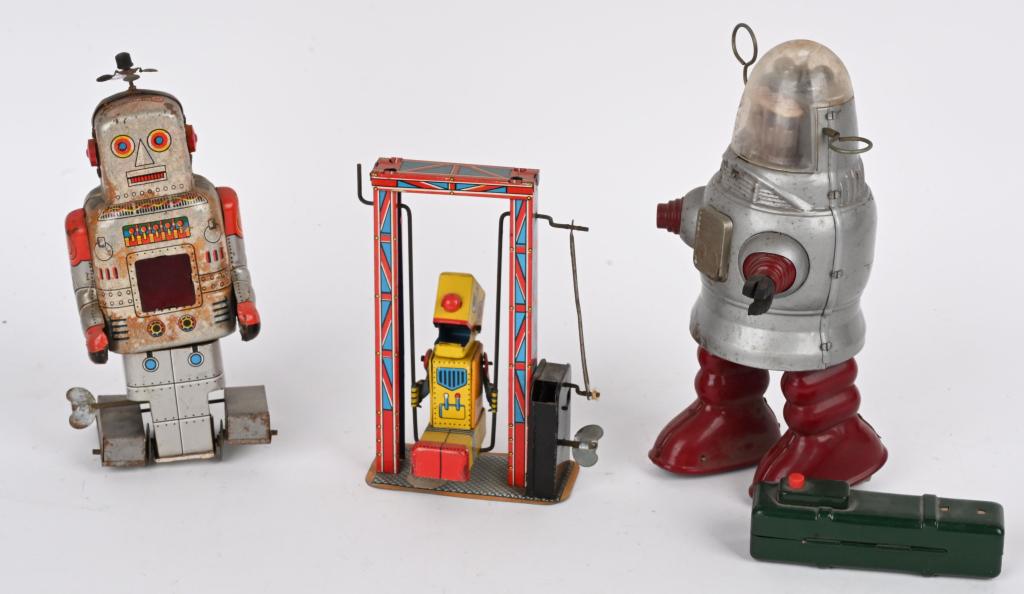 3- VINTAGE ROBOTS (1 of 8)