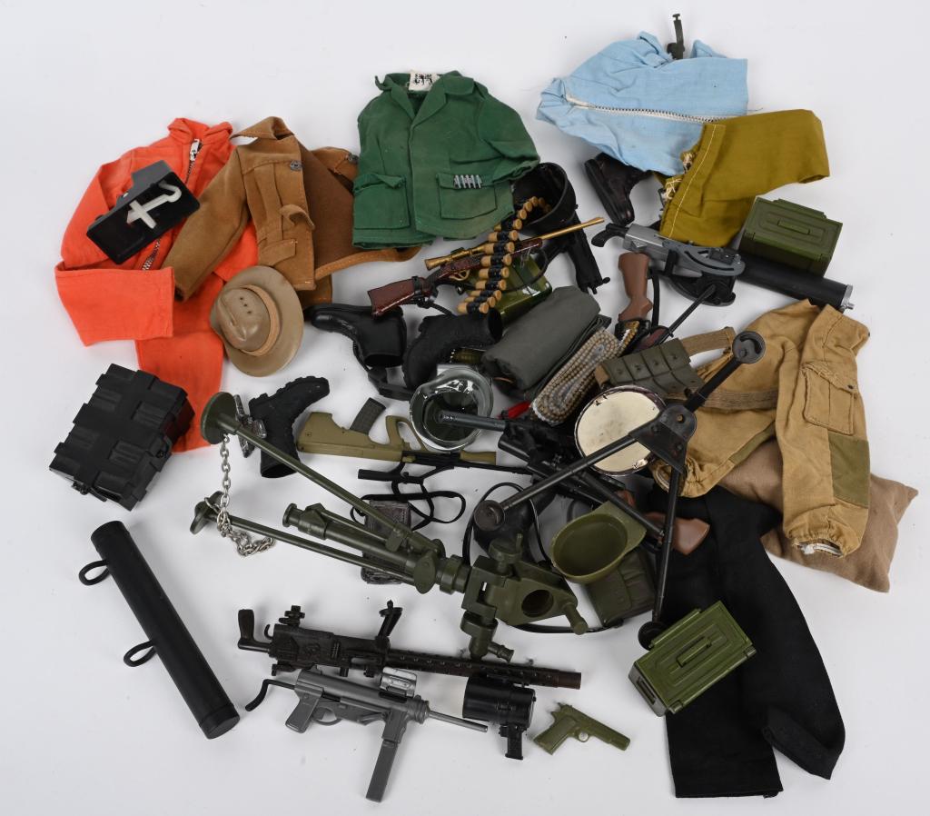 LOT OF 12" GI JOE ACCESSORIES (1 of 3)