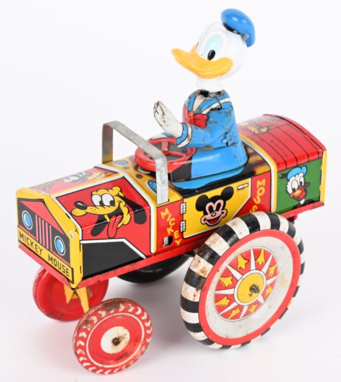 LINEMAR TIN WINDUP DONALD DUCK CRAZY CAR (1 of 3)