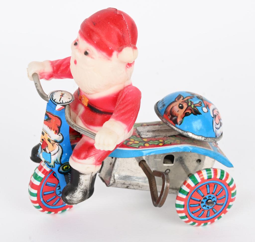 JAPAN TIN WINDUP SANTA CLAUS TRIKE (1 of 3)