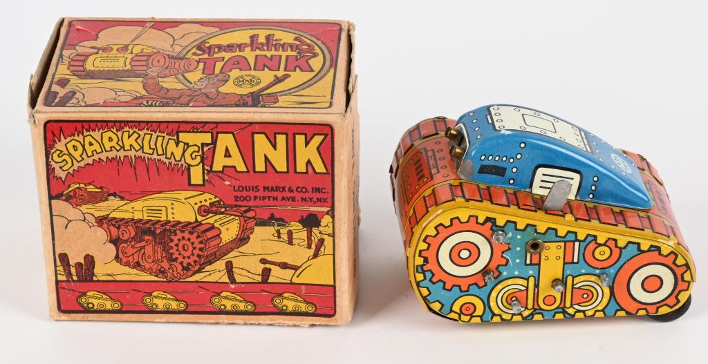 MARX TIN WINDUP SPARKLING TANK w/ BOX (1 of 4)