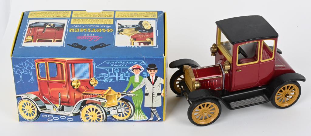 SCHUCO WINDUP 1227 OLDTIMER FORD COUPE w/ BOX (1 of 5)