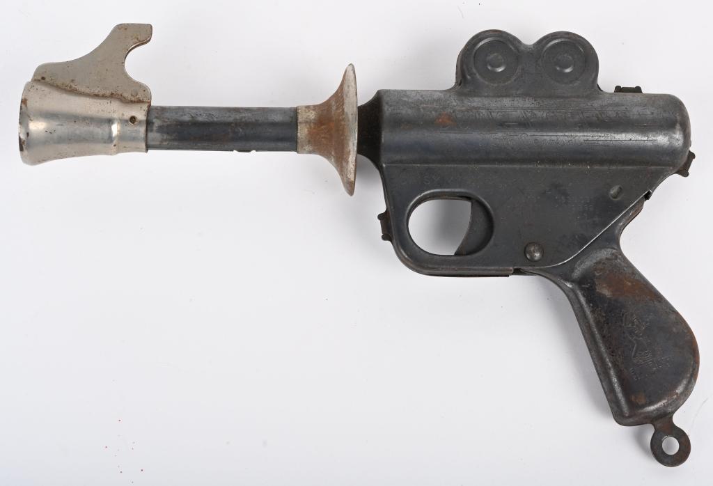 DAISY BUCK ROGERS ROCKET PISTOL: Daisy Buck Rogers Rocket Pistil. All original and works. Ha ssome light corrosion. May clean to higher grade. 9 1/2" Very Good