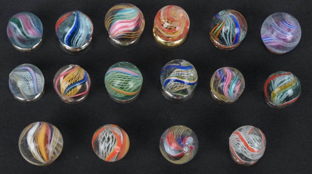 LOT OF HANDMADE SWIRL MARBLES (1 of 3)