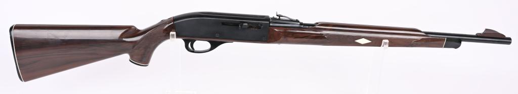 REMINGTON NYLON 66 SEMI AUTO .22 RIFLE: SERIAL A2288452. BARREL 19.5". CALIBER .22 LONG RIFLE. This is the Mohawk brown nylon model that features blue finish, Condition. Very nice with only minor handling marks on a crack free stock. Retain