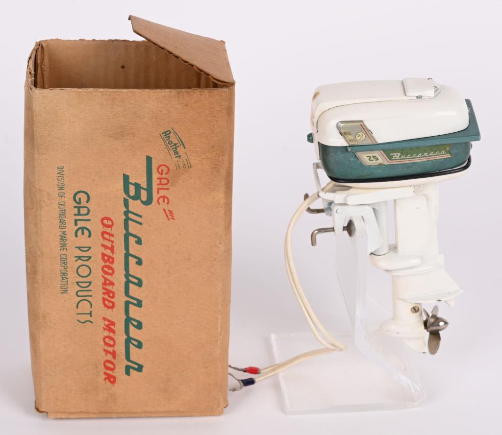 1958 K&O BUCCANEER 25 HP OUTBOARD MOTOR w/ BOX (1 of 8)