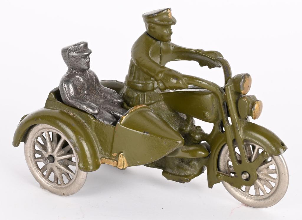 HUBLEY CAST IRON HARLEY DAVIDSON MOTORCYCLE (1 of 4)