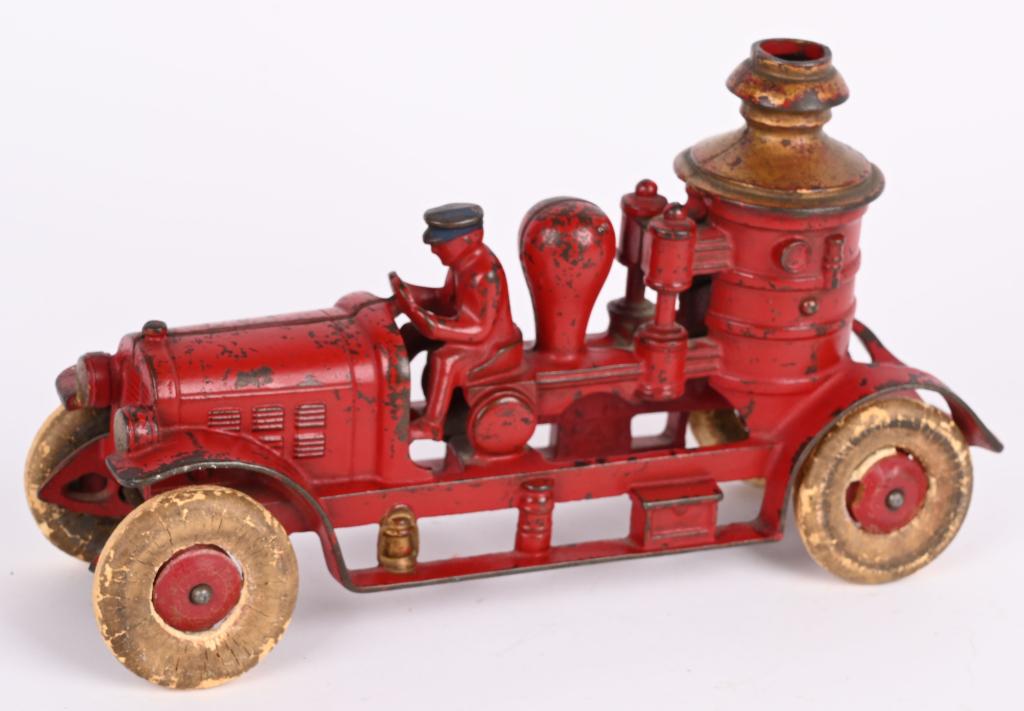 10" KENTON CAST IRON FIRE PUMPER TRUCK (1 of 6)