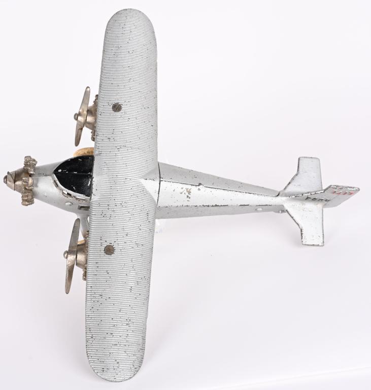 DENT CAST IRON TRI-MOTOR FORD 1417 AIRPLANE (1 of 7)