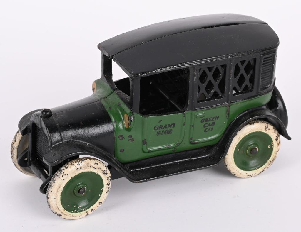 ARCADE CAST IRON GREEN CAB Co. BANK (1 of 6)