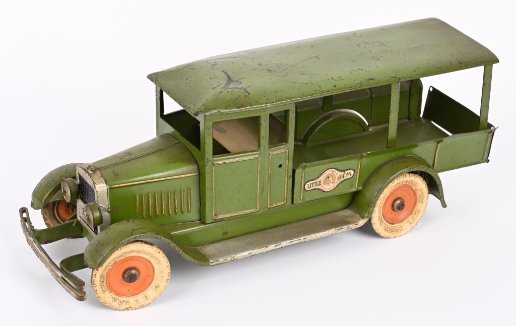 KINGSBURY WINDUP COVERED DELIVERY TRUCK (1 of 6)