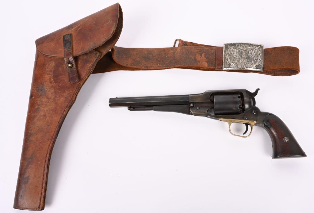 REMINGTON 1861 NAVY REVOLVER WITH HOLSTER - BELT: SERIAL NUMBER 22850. BARREL 7.5". CALIBER .36 MADE 1862. Standard features include full octagon barrel, pinch front sight, brass trigger guard, two piece walnut grips, six shot single action. Comes wi