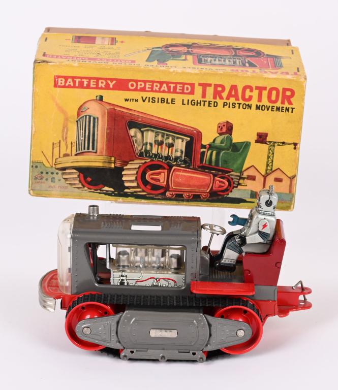 JAPAN BATTERY OP ROBOT TRACTOR w/ BOX (1 of 8)