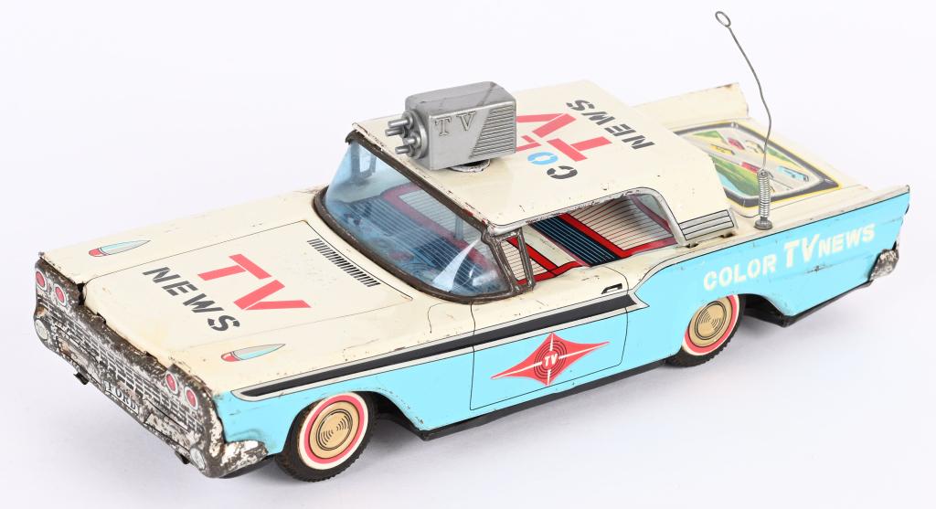 JAPAN TIN FRICTION COLOR TV NEWS CAR (1 of 4)