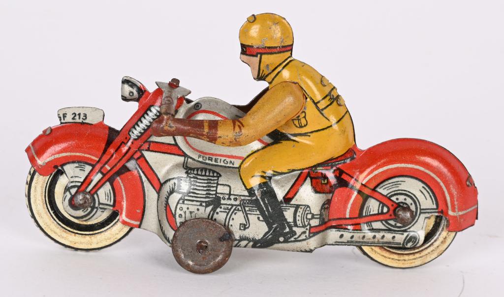 GERMANY PENNY TOY MOTORCYCLE (1 of 2)