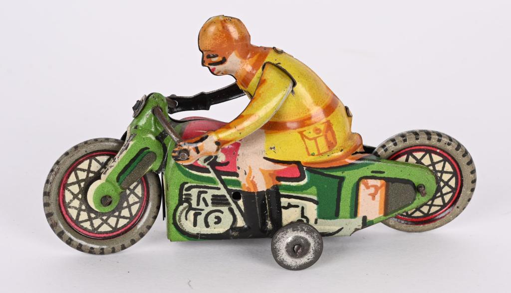 PAYA PENNY TOY CIVILIAN MOTORCYCLE (1 of 2)
