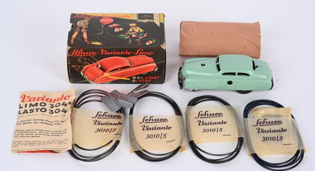 SCHUCO WINDUP VARIANTO 3010/0 AUTOMOBILE w/ BOX (1 of 3)
