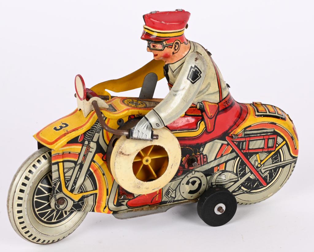 MARX TIN WINDUP ROOKIE COP MOTORCYCLE (1 of 4)