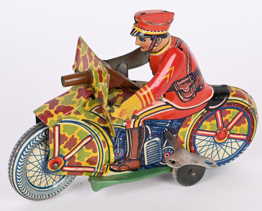 MARX TIN WINDUP SPARKLING SOLDIER MOTORCYCLE (1 of 4)