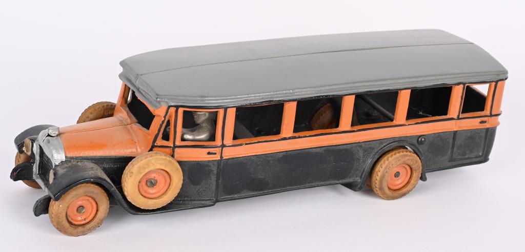 ARCADE CAST IRON PARLOR COACH BUS (1 of 5)